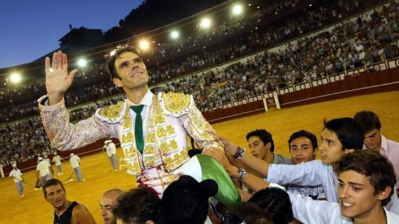 José Tomás cortó dos orejas al sexto de la tarde.