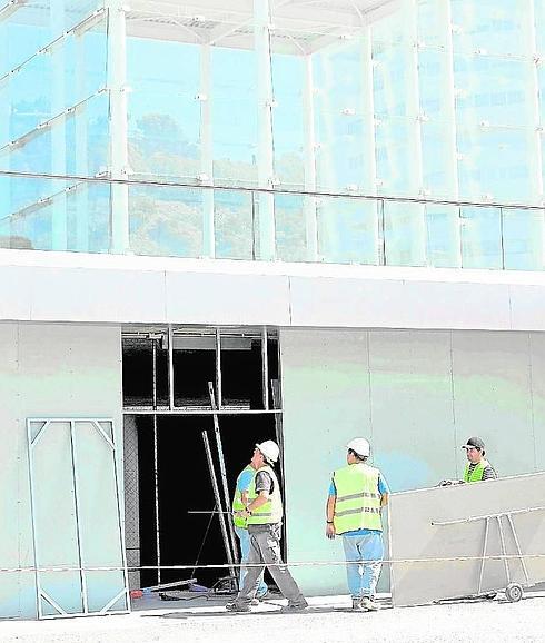 El Ayuntamiento reúne los dos informes exigidos por el Puerto para anticipar la cesión del Cubo
