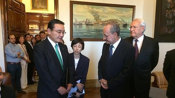 De la Torre y Masami Yamamoto. 