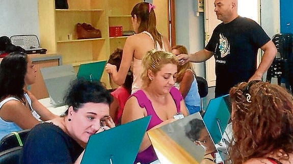 Boris Soler, durante el taller de peluquería. 