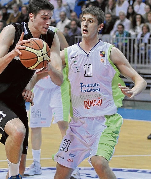 Kenan Karahodzic, a la derecha de la imagen.