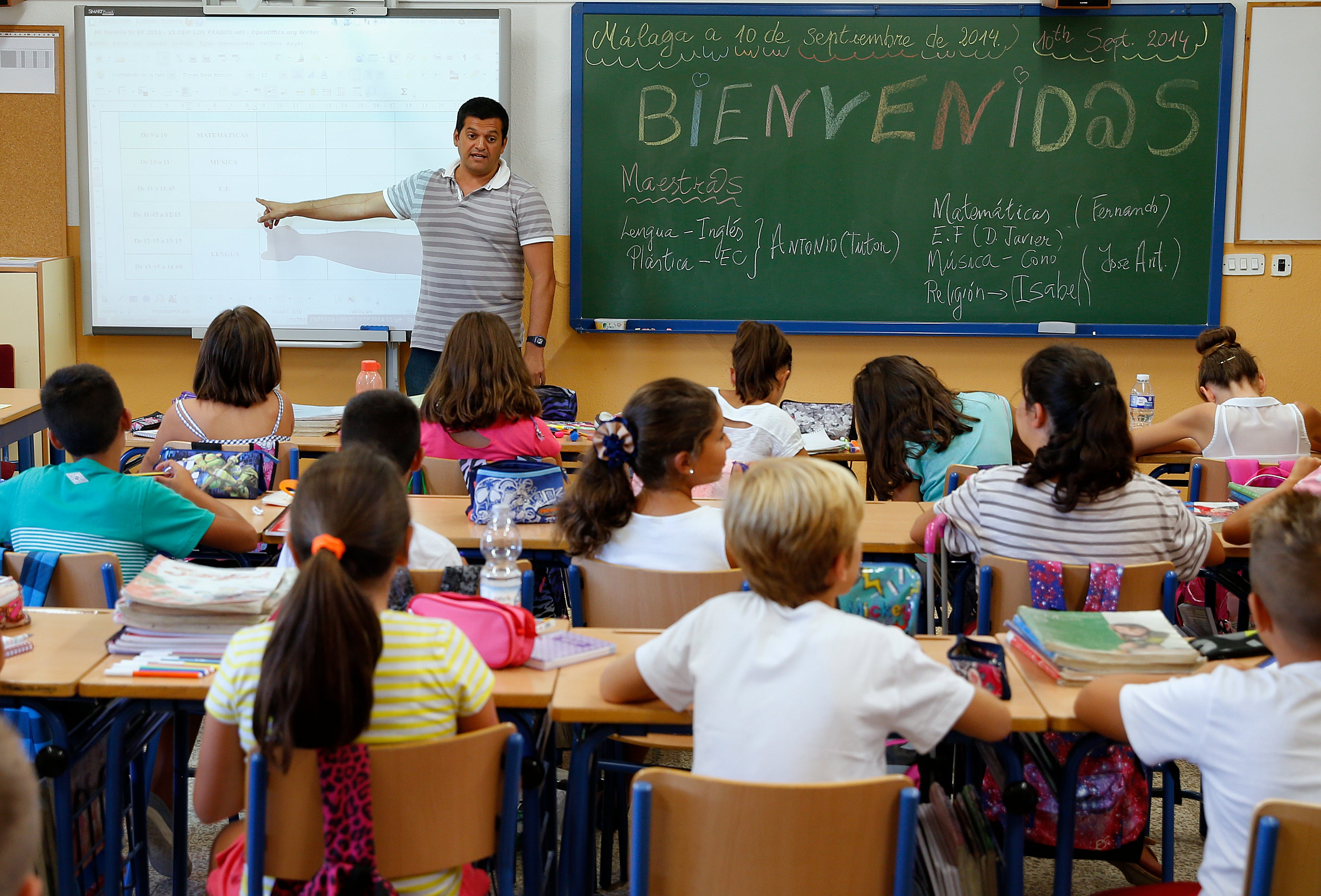 Los alumnos de Los Prados vuelven a clase tras un año fuera del centro