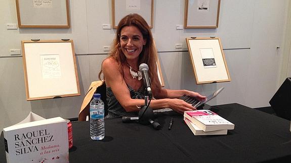 La presentadora, en Fnac Marbella.