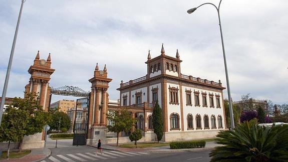 Fachada del edificio de Tabacalera. 