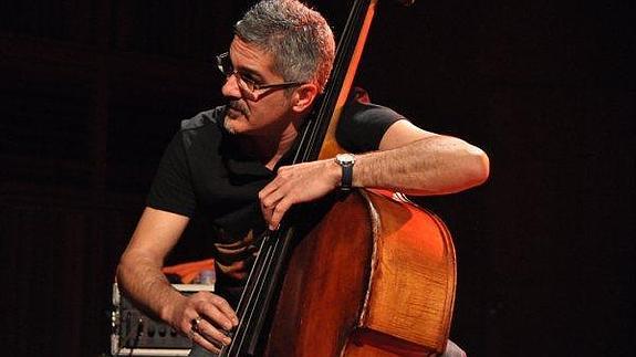 Francis Posé, durante un concierto en Caracas.