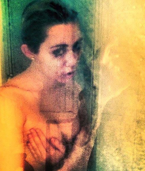 El nuevo topless de Miley Cyrus calienta Instagram