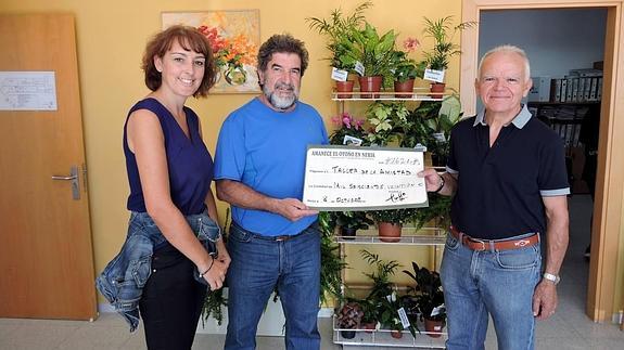 Gema García, Guillermo Som y Antonio Contreras, hoy en la sede de El Taller de la Amistad. 