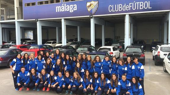Jugadoras del Atlético Málaga, hoy en La Rosaleda. 