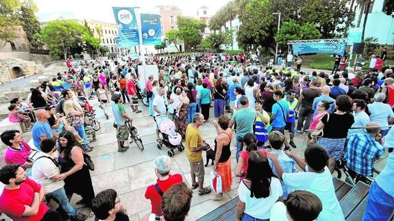 Presentación pública de Ganemos Málaga el 24 de julio en calle Alcazabilla.