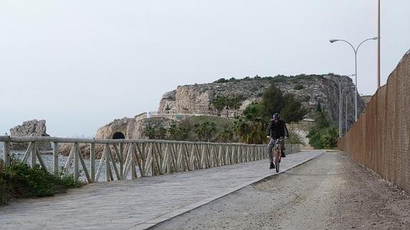 Vista del carril bici del Peñón del Cuervo.