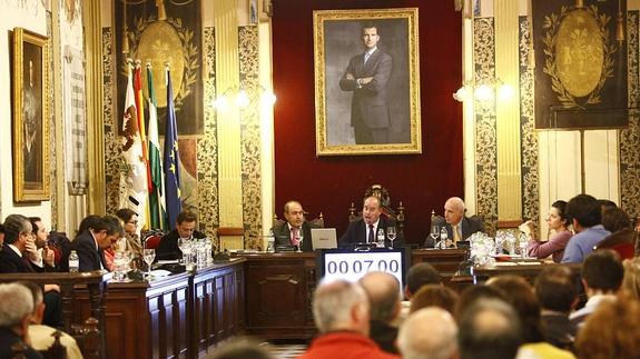 Debate del pleno extraordinario del Ayuntamiento de Antequera que puso de acuerdo al PP y al PSOE