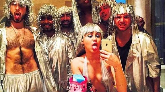 Foto colgada por Miley Cyrus antes del concierto. 