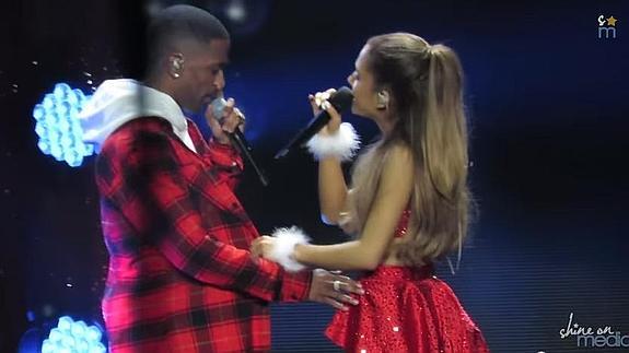 Ariana Grande y Big Sean protagonizaron una de las escenas más románticas del festival