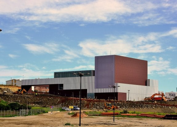 Alrededores del auditorio Felipe VI. :: sur
