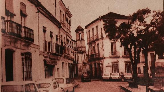Viejo aspecto de la Torre Trinitaria desde la Alameda.