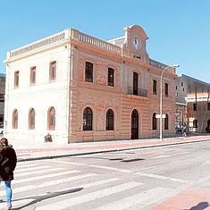 Los torreones, del siglo XIX, están incluidos en el Patrimonio Histórico Andaluz.