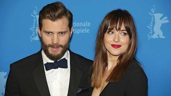 Dakota Johnson y Jamie Dornan, ayer en Berlín.