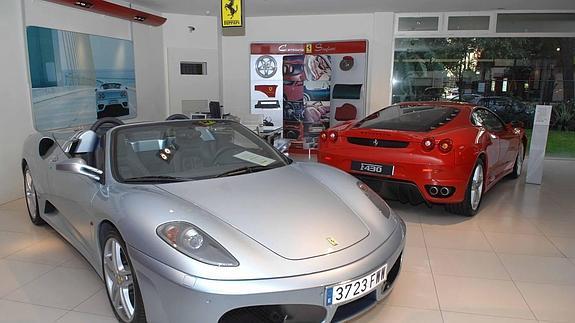 Ferraris en un concesionario.