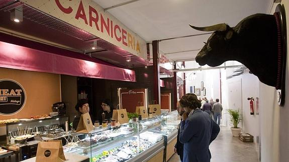 El espacio gourmet está situado en los pasillos interiores del coso.