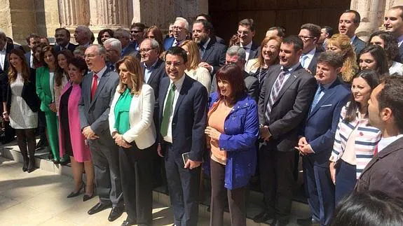 Foto de familia de los miembros del Parlamento andaluz.