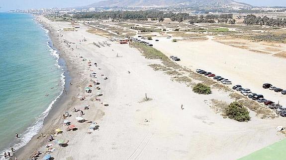 Vista de la playa de Arraijanal, ámbito en el que se realizará un parque y La Academia del Málaga. 