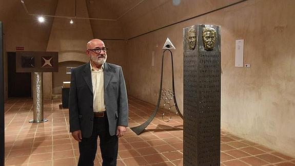 La poesía de Alcántara se hace escultura