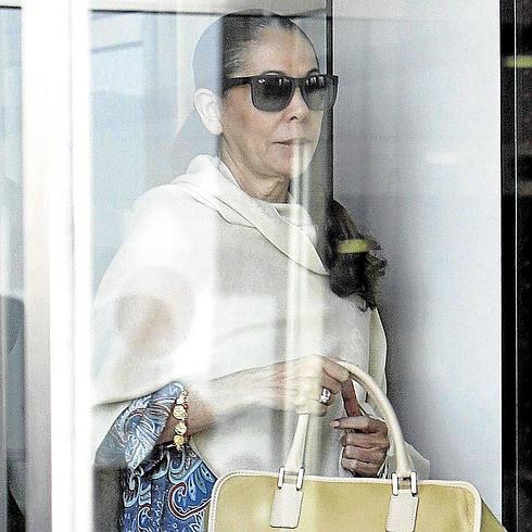 Condenan a un empresario a pagar más de 60.000 euros a Isabel Pantoja por el alquiler de 'Cantora'