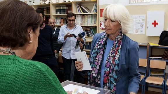 Teófila Martínez vota este domingo.