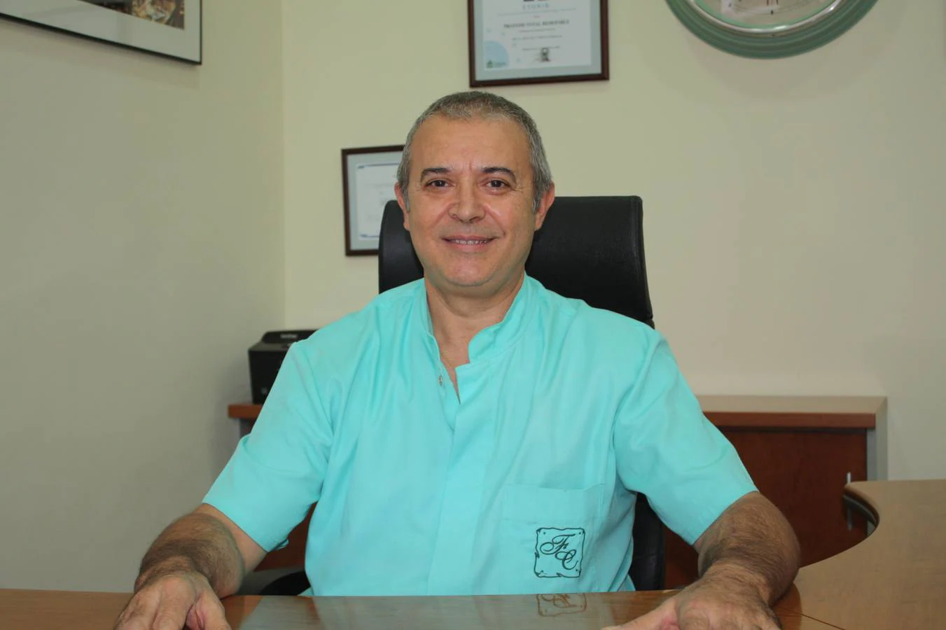 Dr. Cortés, jefe de estudios del Máster de Implantología de Esorib más antiguo de Europa