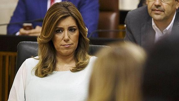 Susana Díaz, con gesto serio tras la segunda votación del Parlamento que rechazó su investidura el pasado mayo. 