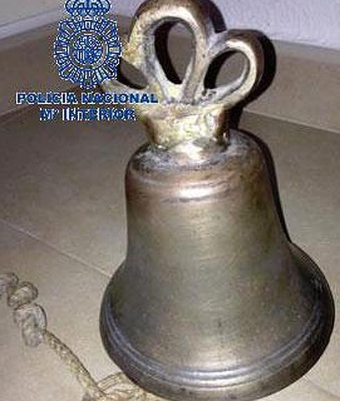 La campana fue recuperada y entregada a la iglesia de la que fue sustraída. 