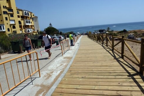 Sendero peatonal que se está construyendo en Artola. :: josele-lanza