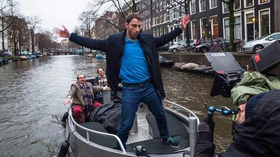 El actor Dani Rovira, en una escena de ‘Ahora o nunca’ rodada en Amsterdam