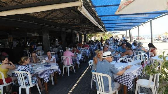 Trabas en concesiones a chiringuitos de la Costa paralizan inversiones de 250 millones