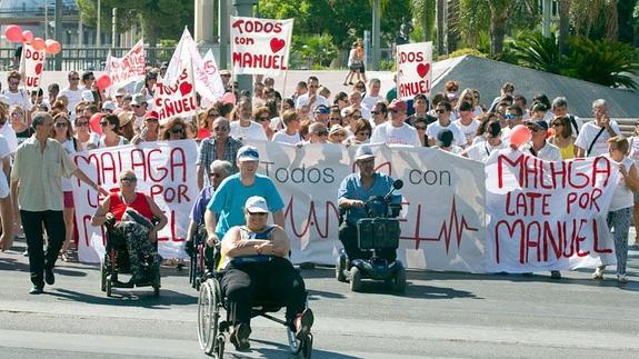 La marcha, a su paso por la Plaza de la Marina.