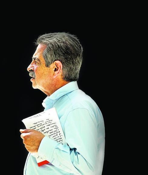 Miguel Ángel Revilla inicia su tercera legislatura como presidente de Cantabria.