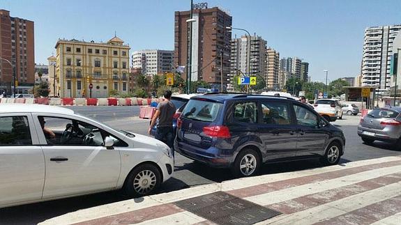 Un roce de tráfico permite recuperar un coche robado