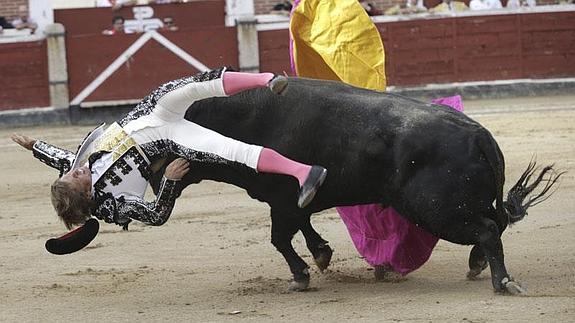 El Cordobés sufre un traumatismo facial con posible fractura de tabique nasal