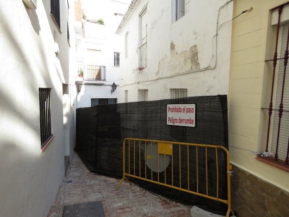 La falta de mantenimiento provoca el derrumbe de parte de una casa destinada al Museo del Grabado