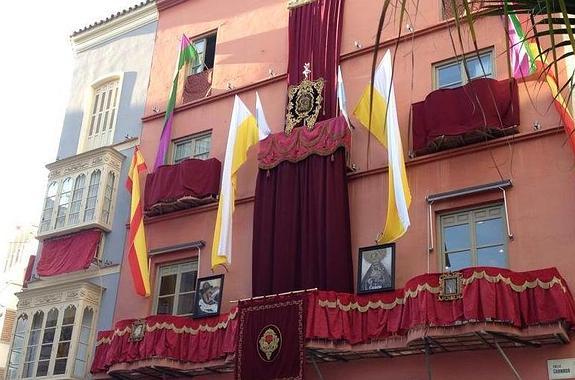 Málaga se engalana para la coronación de la Virgen del Rocío