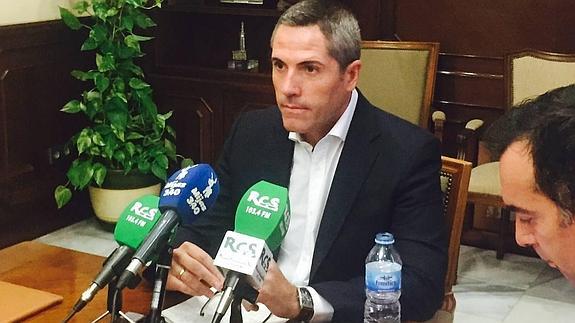 El alcalde de Mijas revela que el Ayuntamiento tiene un déficit de 13,5 millones de la etapa anterior