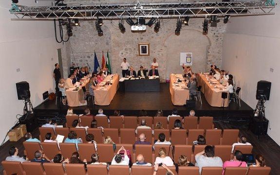 El Trapiche de Guadaiza se acondicionó para la celebración del pleno municipal.