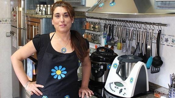 La bloguera Ana Sevilla, en su cocina. 