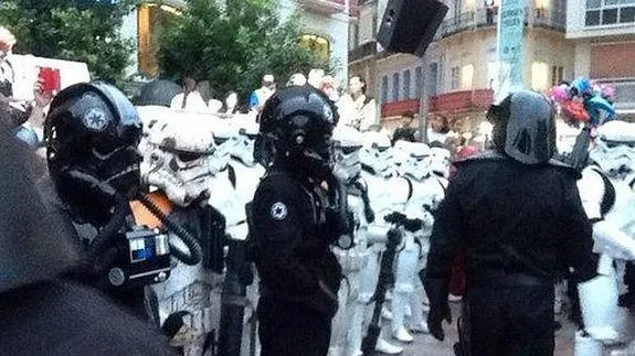 El desfile de Star Wars concluye con un feliz baile