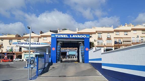 Indignados por un túnel de lavado en Mijas