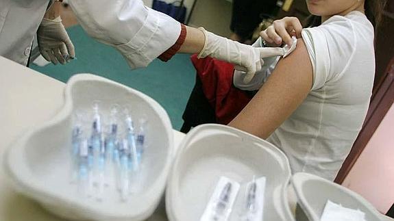 La vacunacion es muy importante en los niños y personas relacionadas con ellos. 