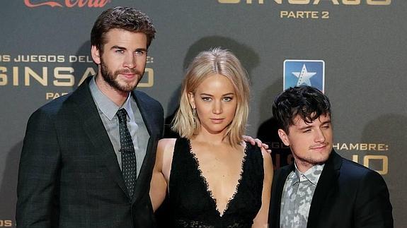 Jennifer Lawrence, junto a Liam Hemsworth y Josh Hutcherson 