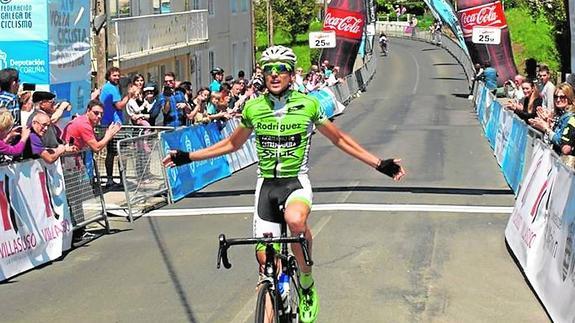 Pablo Guerrero se adjudicó una etapa de la Volta a La Coruña. 