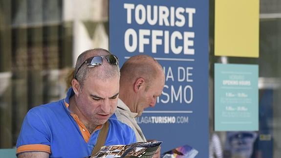 El eje Málaga-Sevilla trabaja ya en cinco proyectos comunes