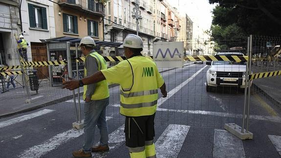 La llegada de las obras al Centro ha obligado a reordenar el tráfico en la Alameda. 